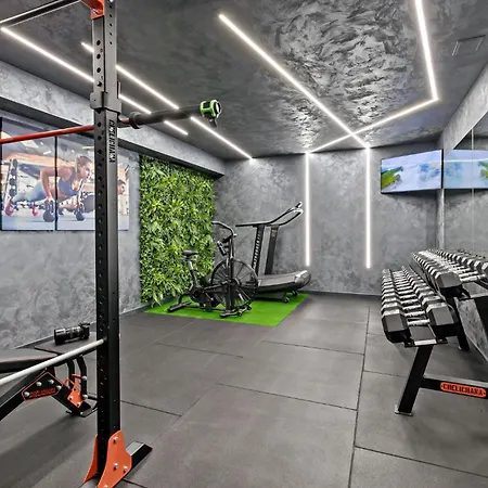 Stunning In With Sauna Nyaraló *